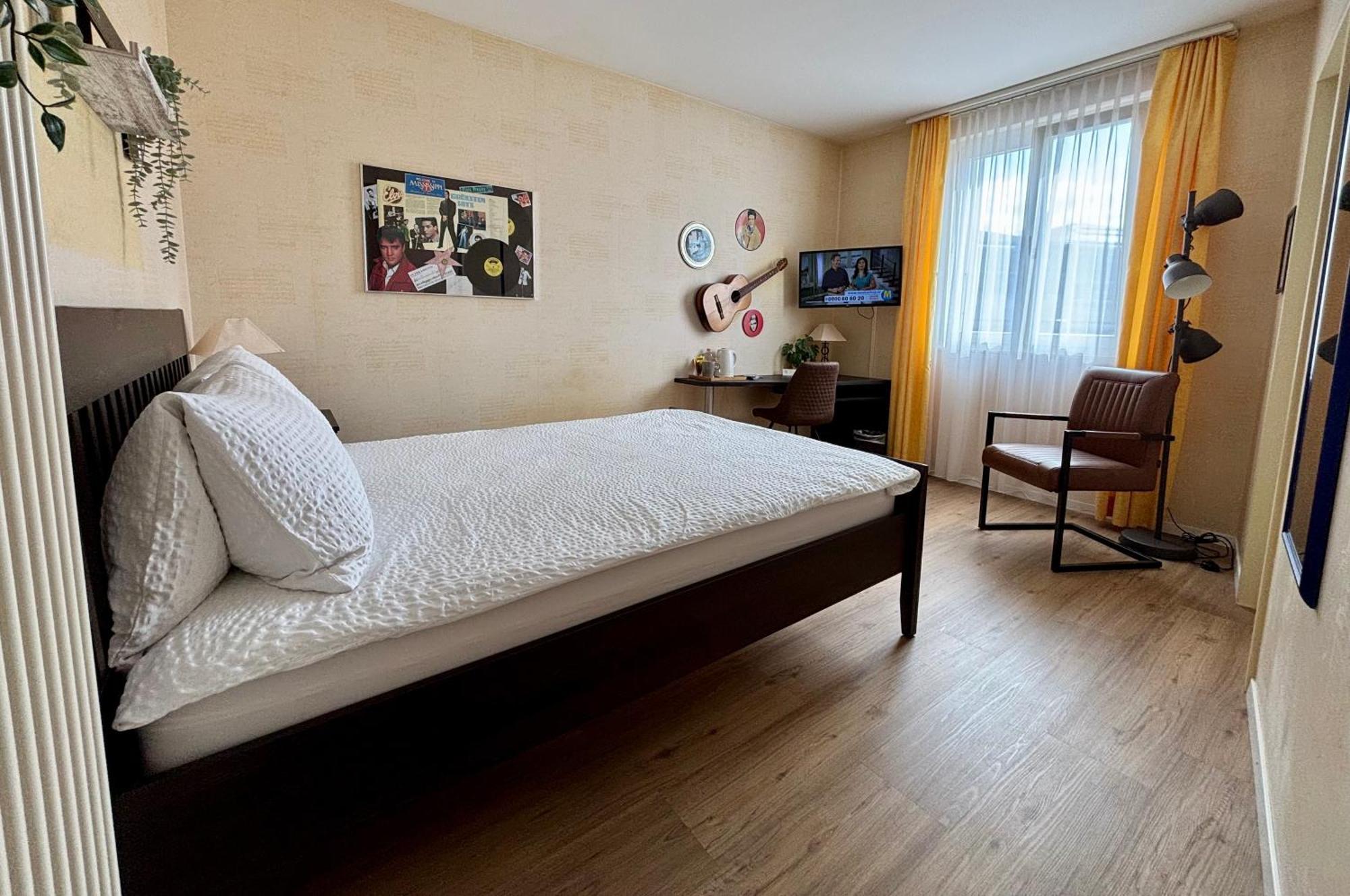 Movieworld Hotel